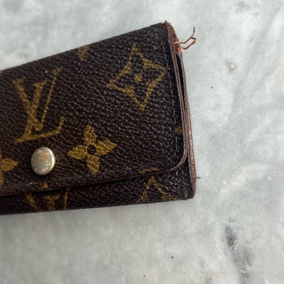 Louis Vuitton Monogram Brown Four Key Holder TH0096 - Picture 5 of 15